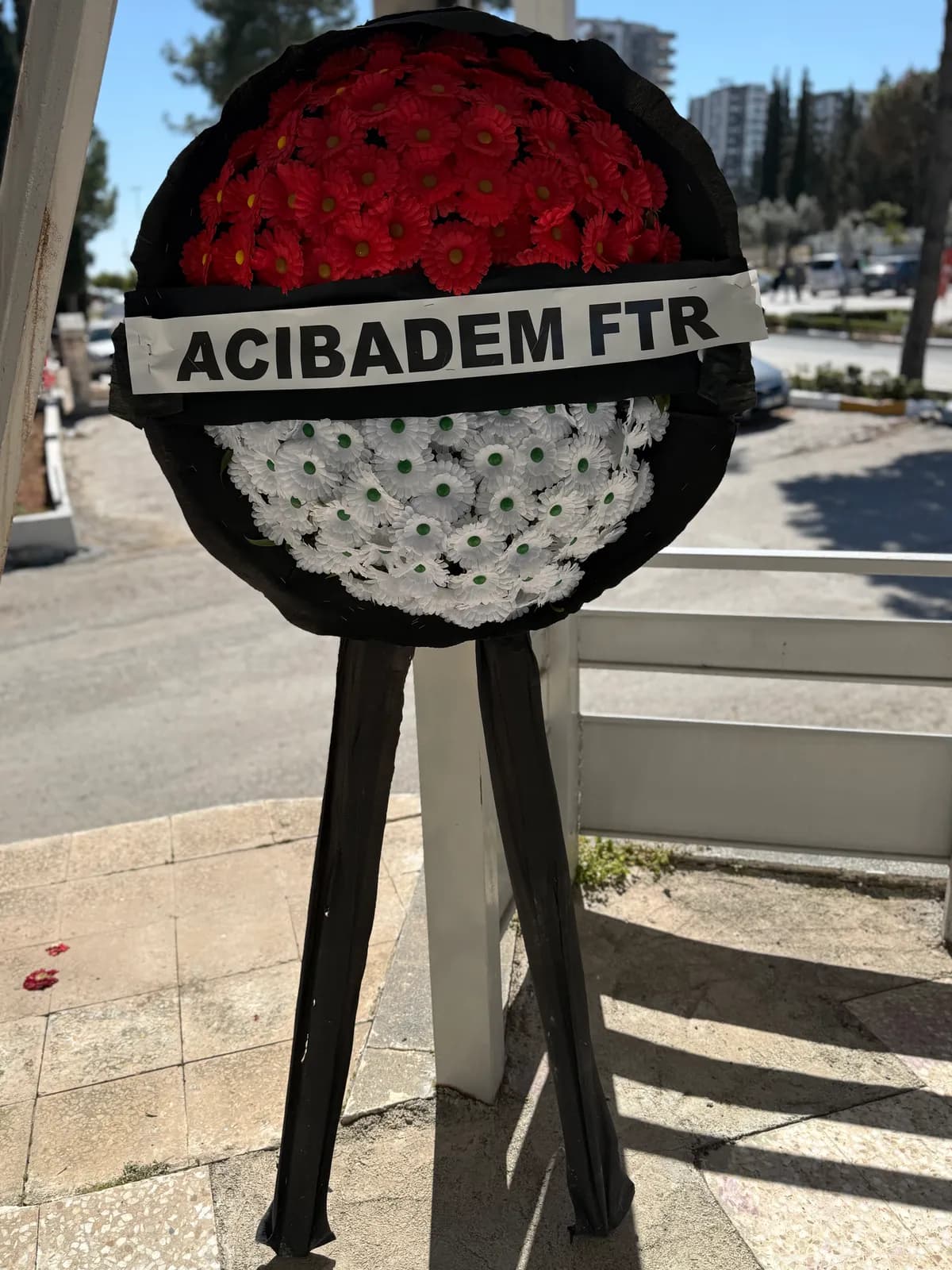 Cenaze Çelenk Yapay