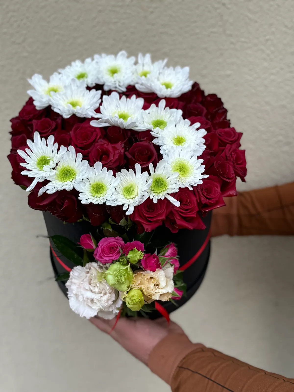 Canlı Gül Kutuda Baş Harf